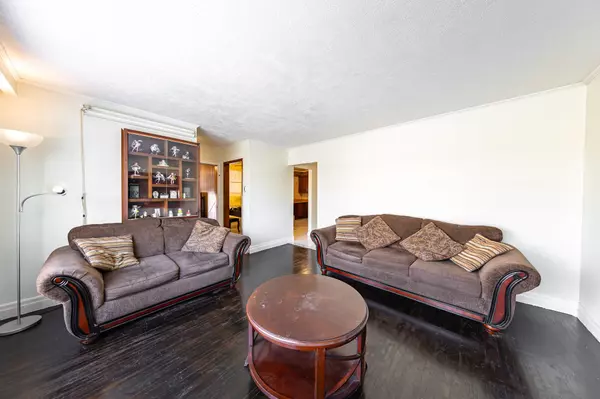 Toronto W10, ON M9V 1S7,25 Monterrey DR