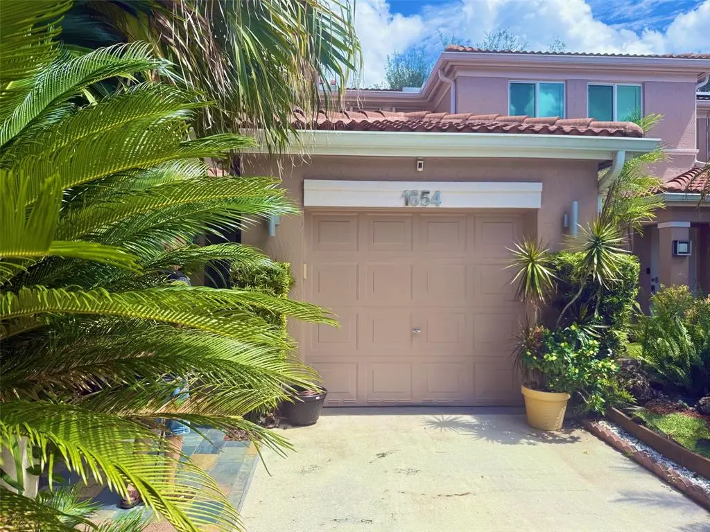 Davie, FL 33324,1654 SW 109th Ter