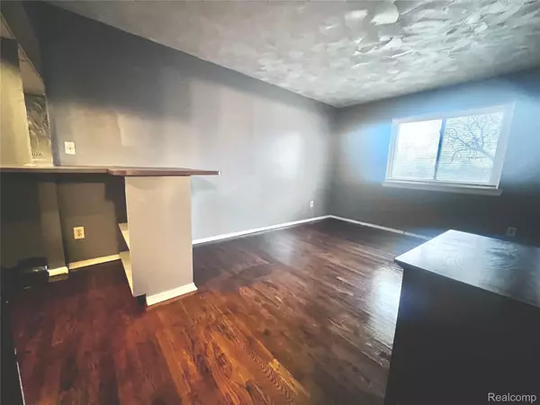 Oak Park, MI 48237,22116 Dante ST #218