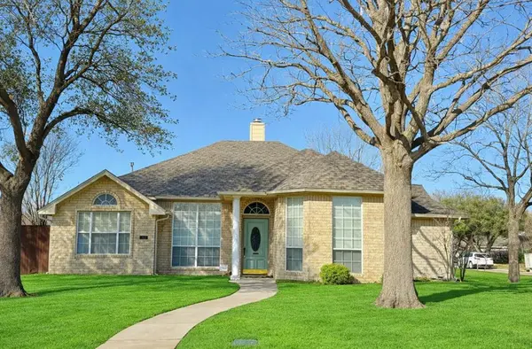 321 Tanglewood Street, Denton, TX 76207