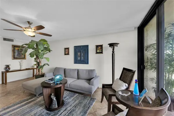 Oakland Park, FL 33309,105 Lake Emerald Dr #711