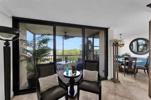 Oakland Park, FL 33309,105 Lake Emerald Dr #711