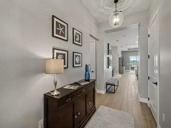 Palm Beach Gardens, FL 33412,10370 Northbrook Cir