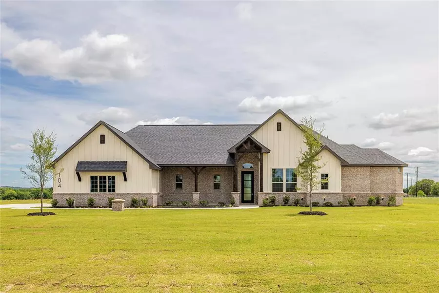 104 Prairie Winds Drive, Poolville, TX 76487