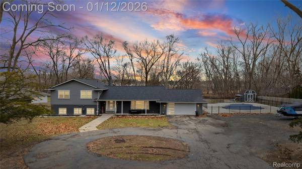15879 Millar RD, Clinton Township, MI 48036