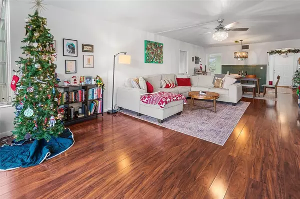 Pompano Beach, FL 33069,3930 Oaks Clubhouse Dr #304