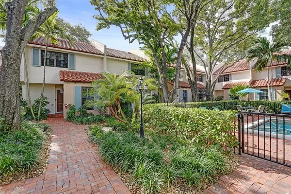 Fort Lauderdale, FL 33301,810 SE 2nd St #F