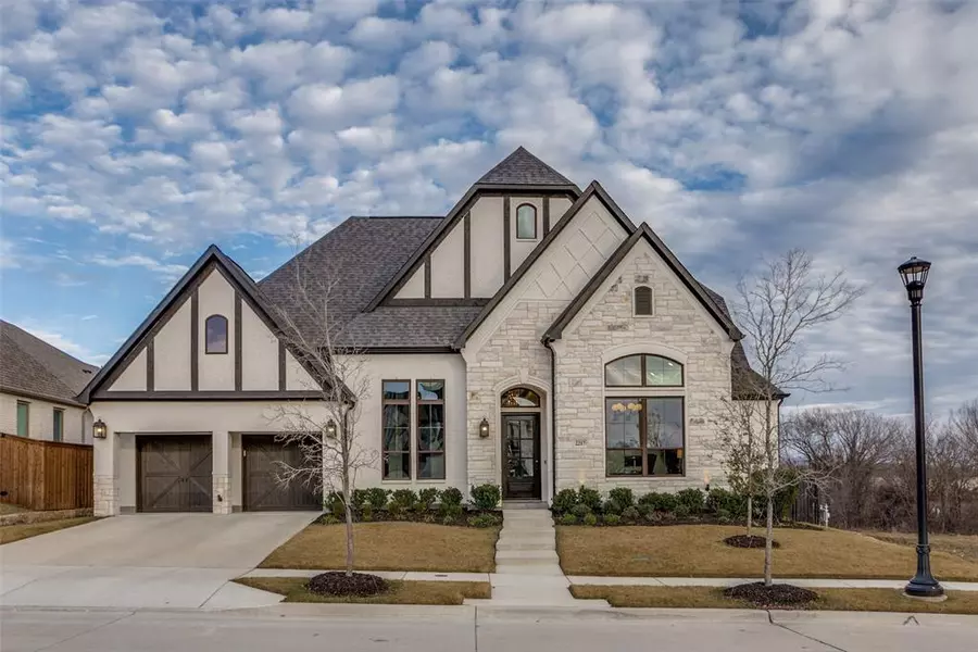 2217 Winding Creek Circle, Fort Worth, TX 76008