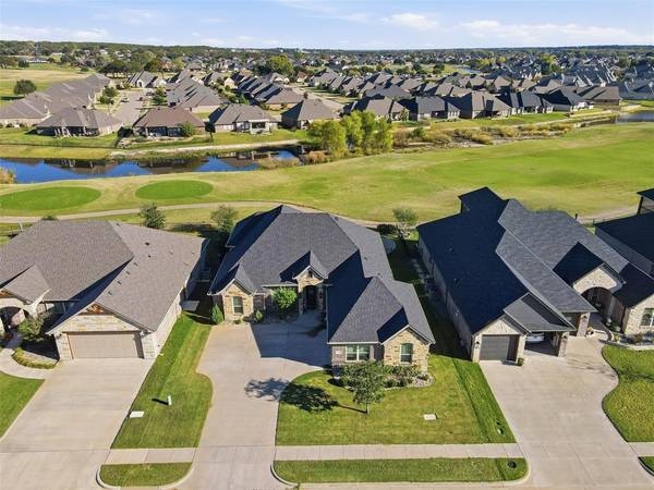 108 Spieth Court, Granbury, TX 76048