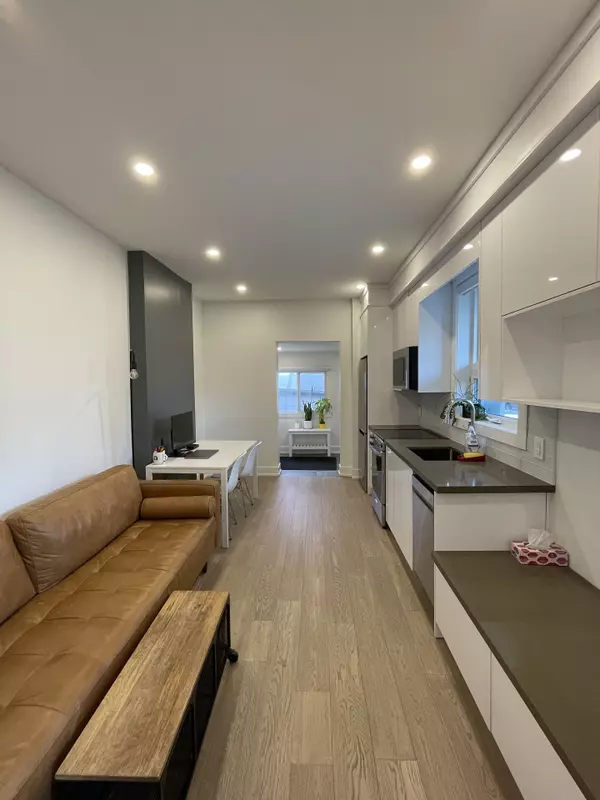 Toronto C01, ON M6J 2M3,17 Claremont ST #Back