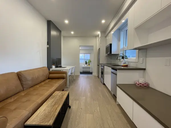 Toronto C01, ON M6J 2M3,17 Claremont ST #Back