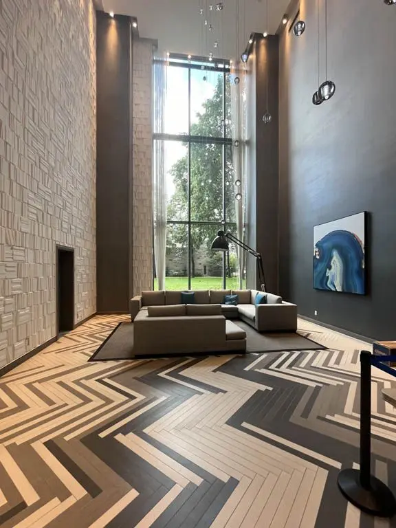 Toronto C01, ON M5S 0A6,65 St Mary ST #3804