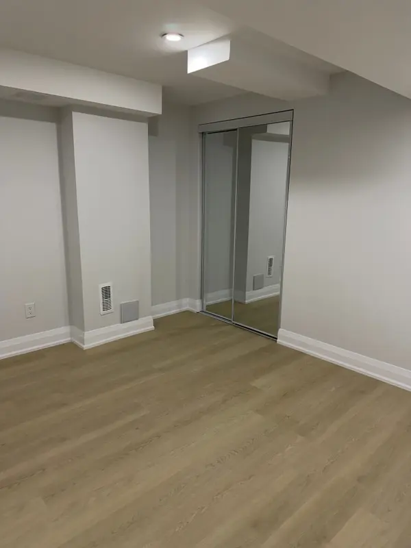 Whitby, ON L1P 0J2,1 Toulouse ST