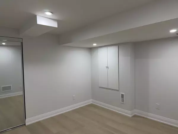 Whitby, ON L1P 0J2,1 Toulouse ST