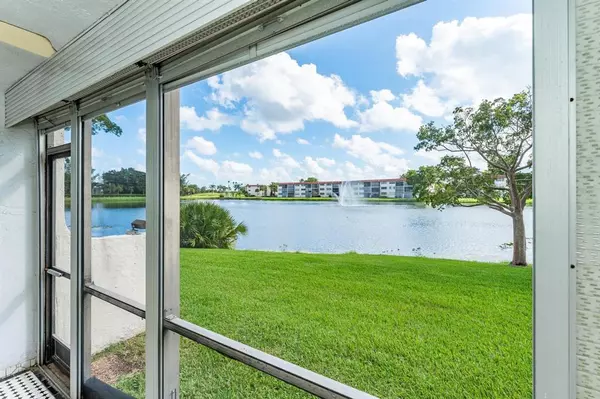 Pembroke Pines, FL 33025,9500 N Hollybrook Lake Dr #109
