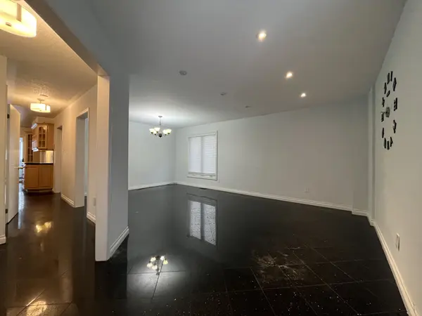 Mississauga, ON L5N 5P5,7132 Harding CRES