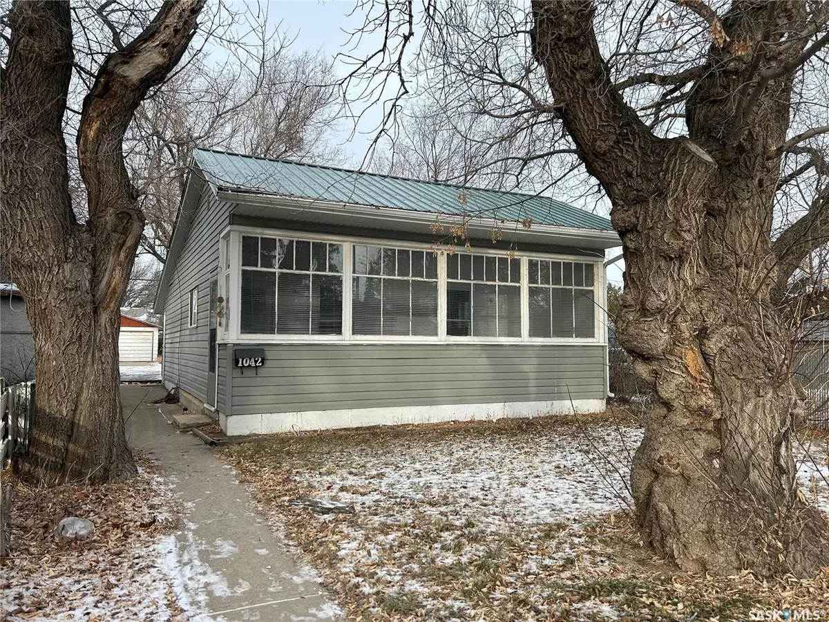 Moose Jaw, SK S6H 5G4,1042 Coteau STREET W