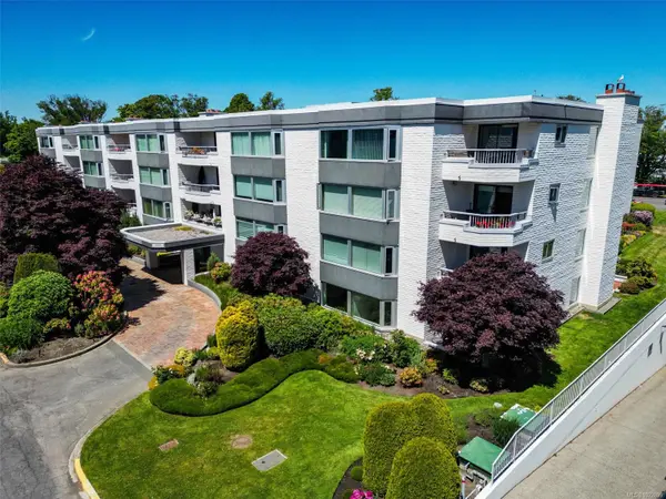 1370 Beach Dr #109, Oak Bay, BC V8S 2N6