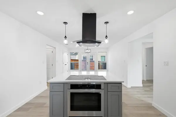 Dallas, TX 75216,1711 E Waco Avenue