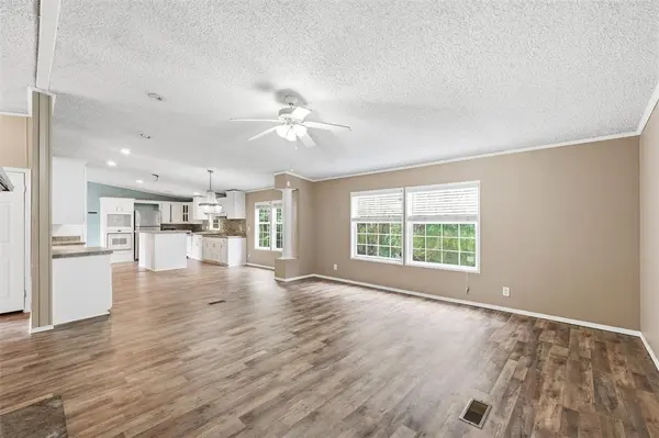 Hewitt, TX 76643,105 Bridle Trail