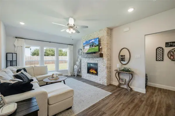 117 Mustang Drive, Lindsay, TX 76250