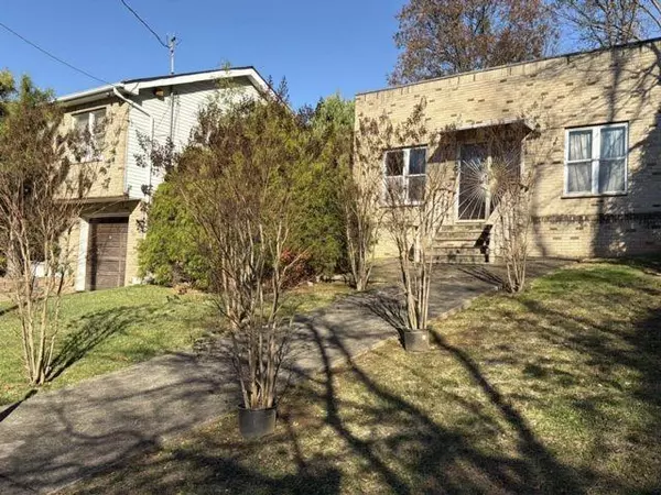 Staten  Island, NY 10305,19 Woodlawn AVE