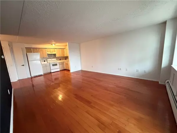 Rockaway Beach, NY 11693,221 Beach 80th ST #4B