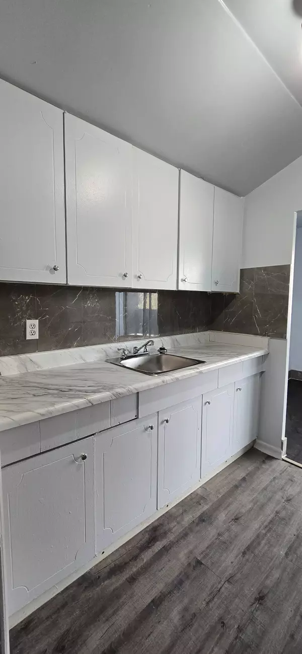 Toronto E04, ON M1R 1P9,1651 Victoria Pk AVE #302