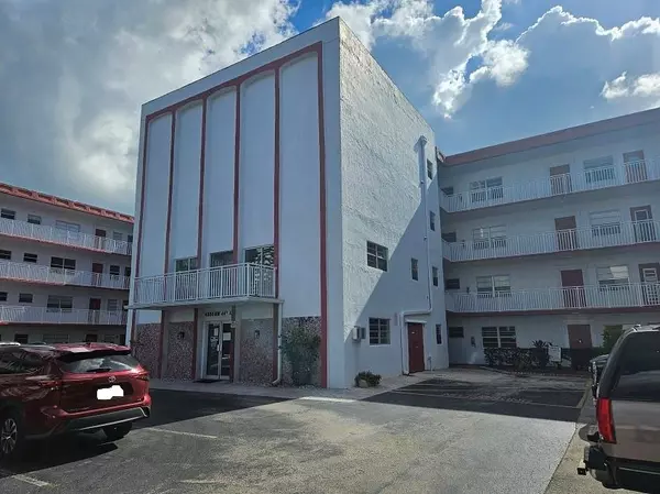 Lauderdale Lakes, FL 33319,4000 NW 44 Ave #210