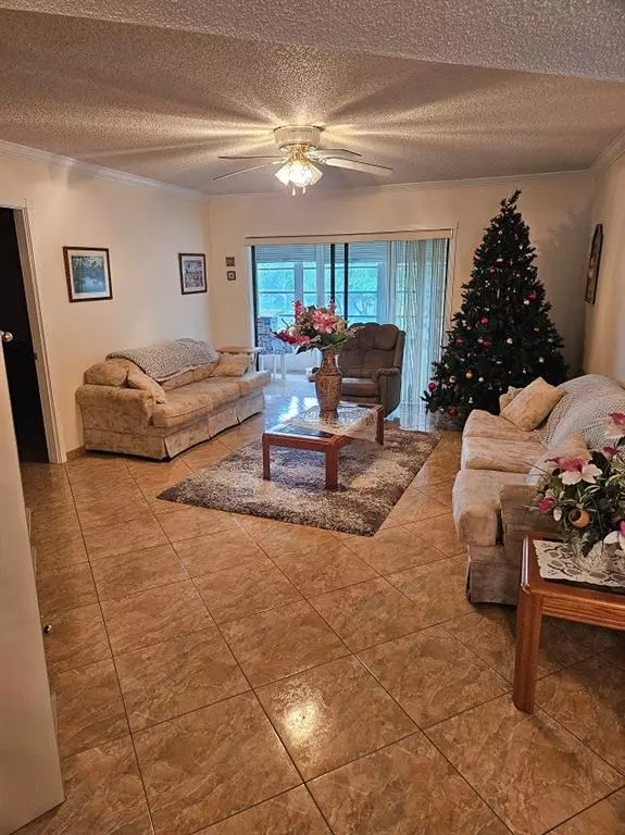 Lauderdale Lakes, FL 33319,4000 NW 44 Ave #210