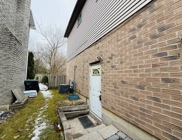 Richmond Hill, ON L4C 8H3,90 Nightstar DR #Basement