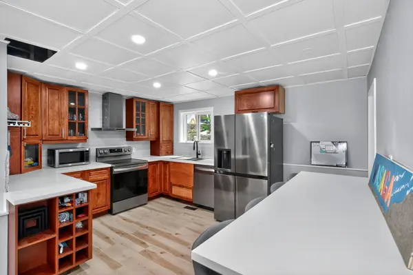 Tay, ON L0K 1R0,452 Broderick ST