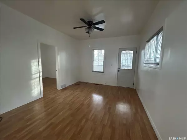 Moose Jaw, SK S6H 5G4,1042 Coteau STREET W