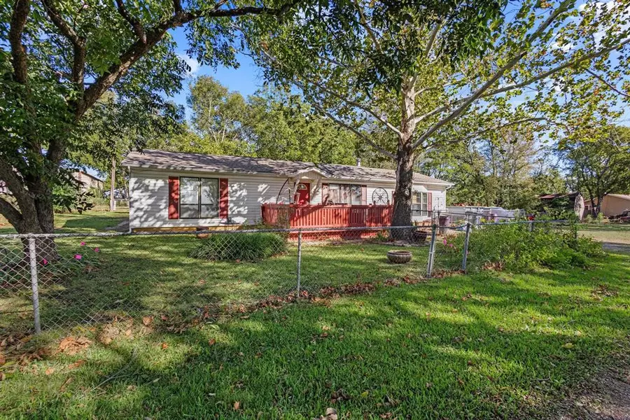 21 Pecan Drive, Pottsboro, TX 75076