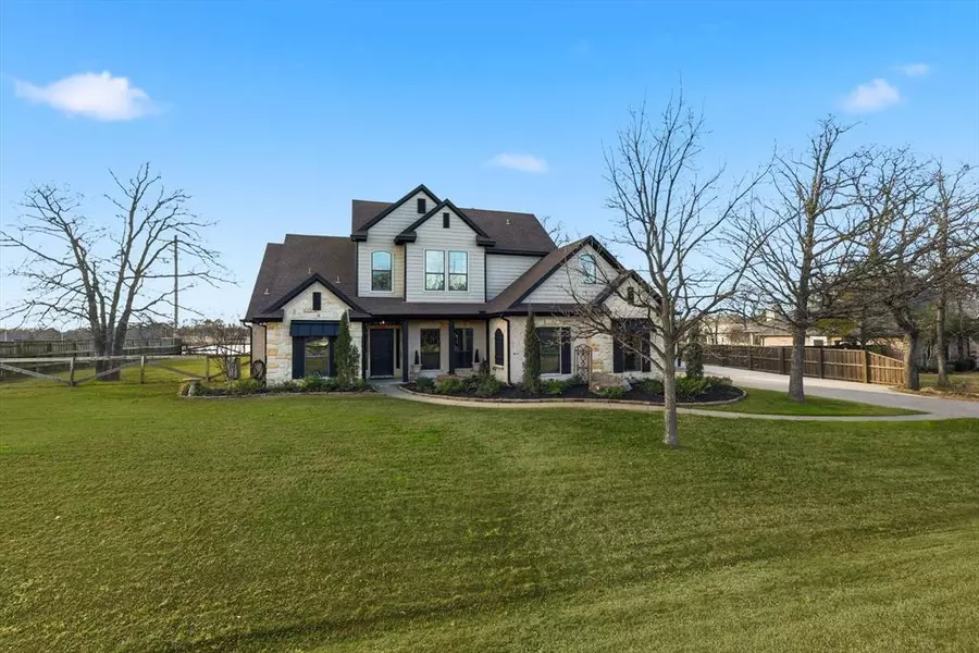 113 Bent Oak Drive, Aubrey, TX 76227