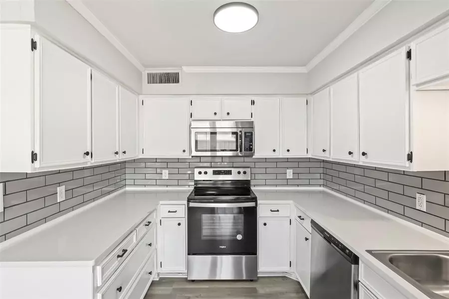 10526 Stone Canyon Road #201, Dallas, TX 75230