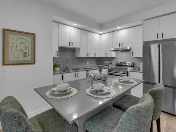 Langford, BC V9B 7A8,2390 City Gate Blvd #524