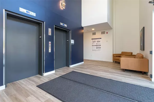 Langford, BC V9B 7E8,2390 City Gate Blvd #313