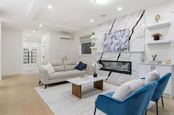 Saanich, BC V8Z 1Z8,669 Canterbury Rd