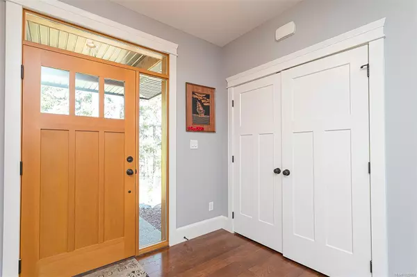 Nanaimo, BC V9R 6V4,101 Royal Oak Pl