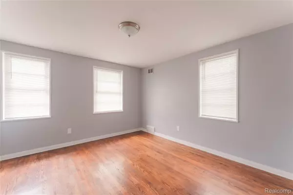 Redford, MI 48239,24428 W Chicago