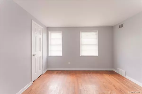 Redford, MI 48239,24428 W Chicago