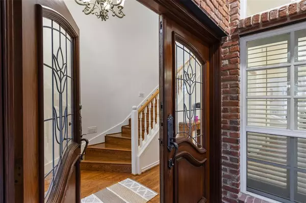 Dallas, TX 75225,7 Queensview Court