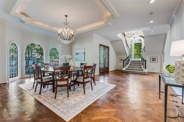 Dallas, TX 75225,7740 Glen Albens Circle