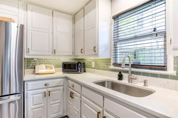 Dallas, TX 75214,5425 Victor Street