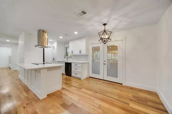 Mabank, TX 75156,107 E Bayside Drive