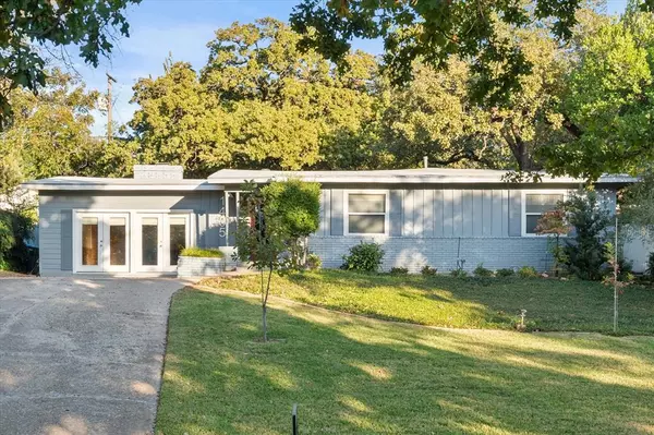 1405 Briarwood Boulevard, Arlington, TX 76013