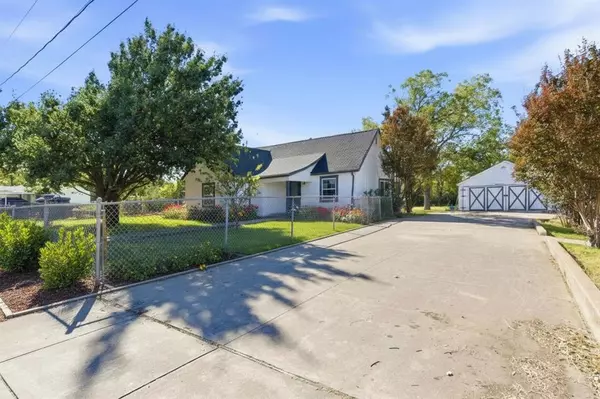 Haltom City, TX 76117,3229 Meadow Oaks Drive