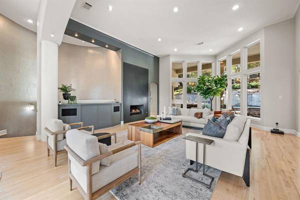 3028 Mountainview Court, Grapevine, TX 76051