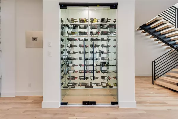 Dallas, TX 75230,6411 Royal Lane